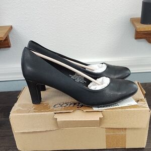 Comfort view black shoes size 9.5 W New in box